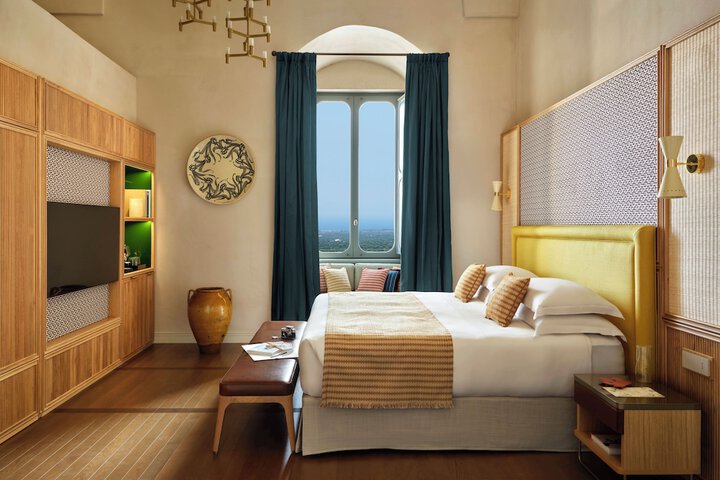 Room 12 of 53