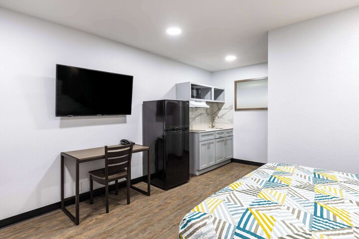 Room 16 of 27