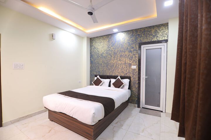 Room 10 of 22