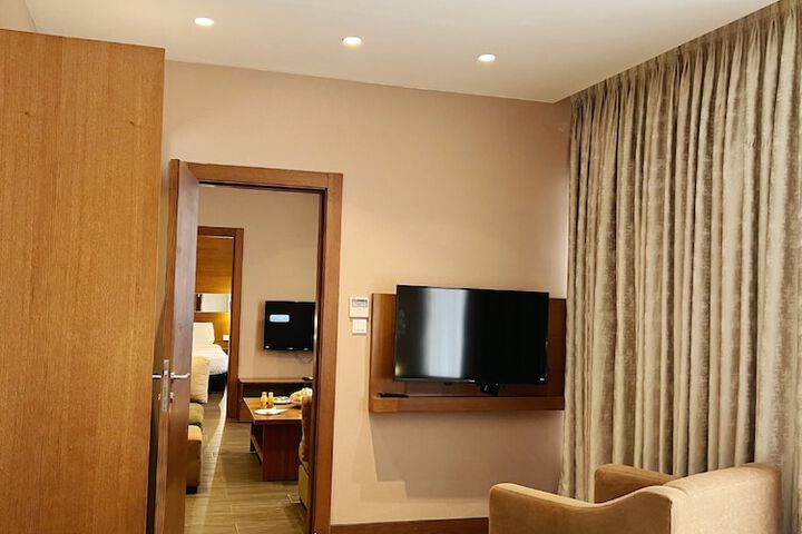 Room 19 of 36