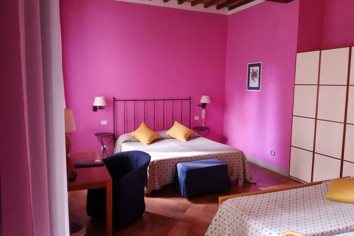 Room 16 of 100