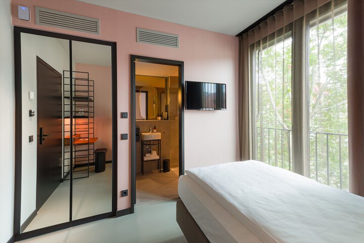 Room 22 of 95