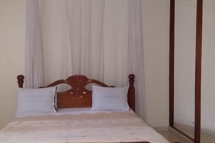 Room 10 of 34