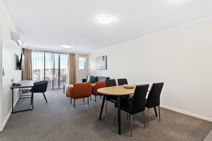 Room 10 of 20