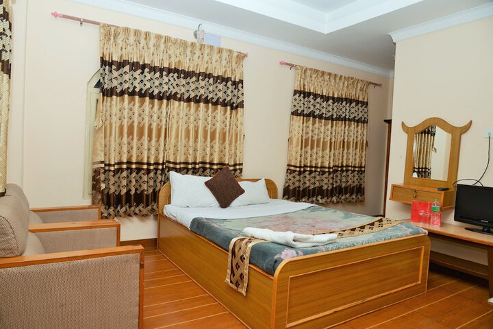 Room 10 of 24