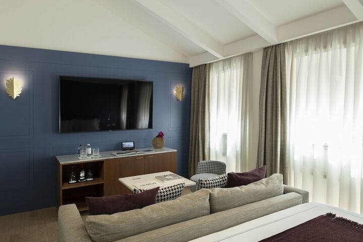 Room 36 of 122