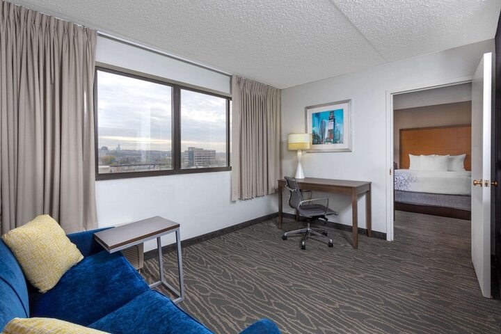 1 King Bed 1 Bedroom Suite (4 of 9)