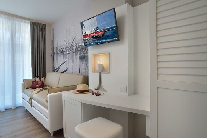 Room 8 of 56