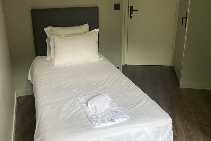 Room 5 of 14