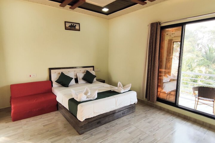 Room 4 of 105