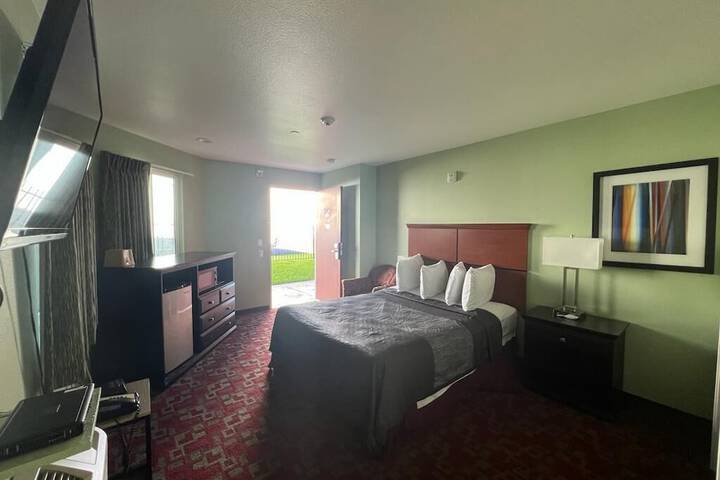 2 Queen Beds Beds (5 of 11)