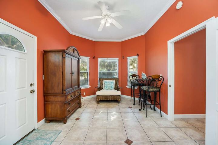 Room 4 of 96