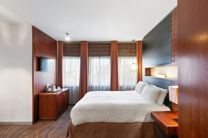 Room 15 of 57