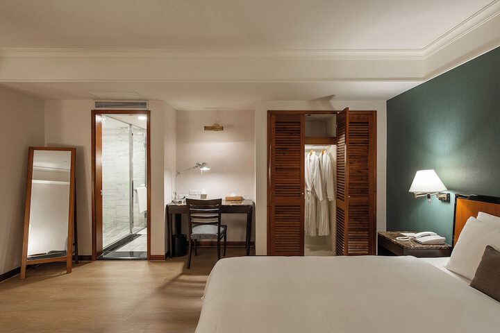 Room 14 of 64