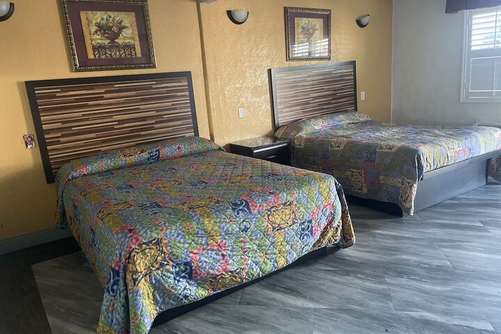 2 Queen Beds (21 of 26)