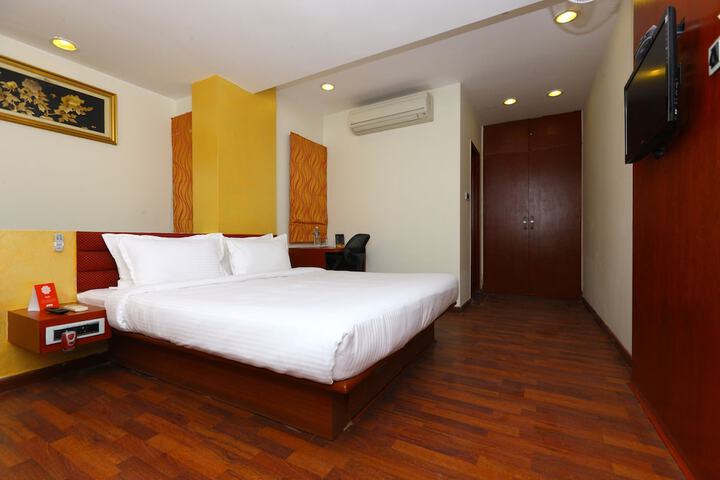 Room 13 of 23