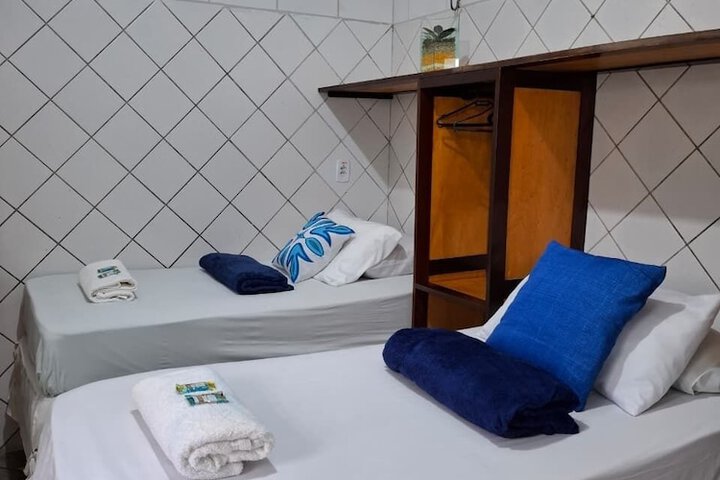 Room 27 of 76