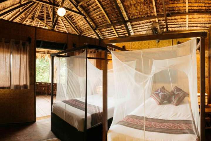 Room 4 of 9