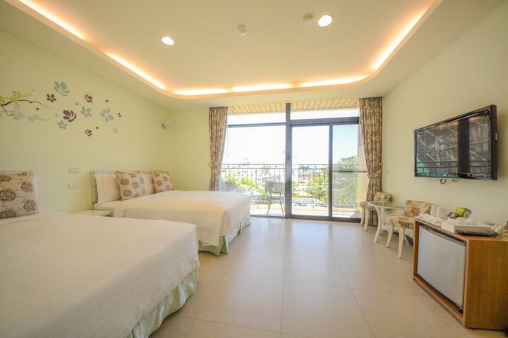 Room 9 of 47