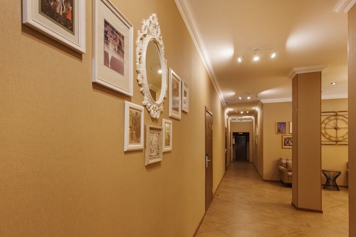 Ballroom/Hall 47 of 48