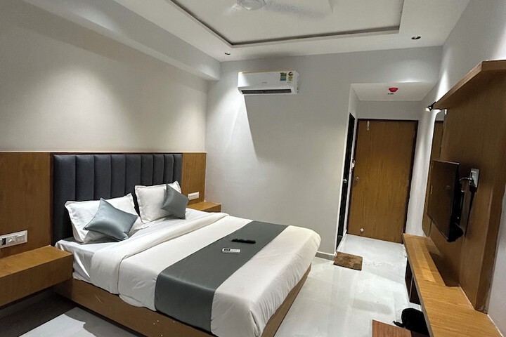 Room 12 of 23