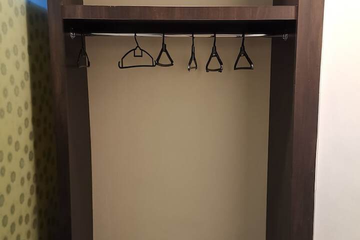 Room 36 of 62