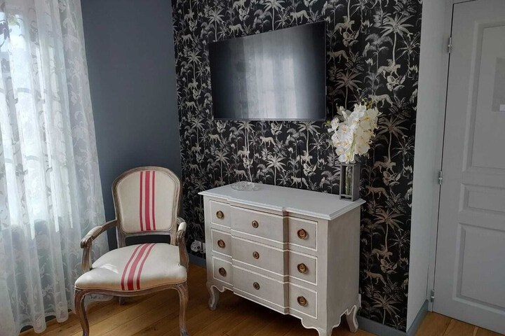 Room 4 of 53