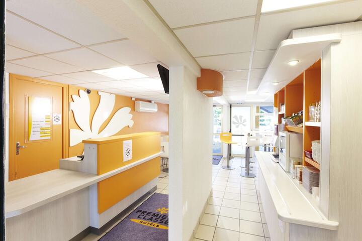 Entrance & Lobby