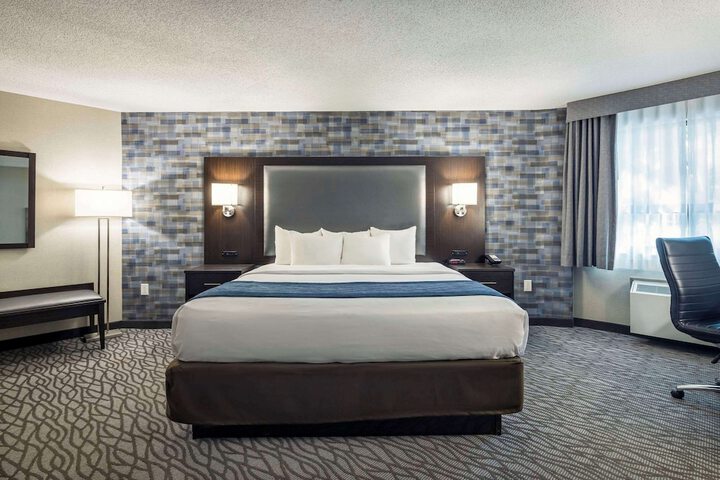 Room 12 of 28