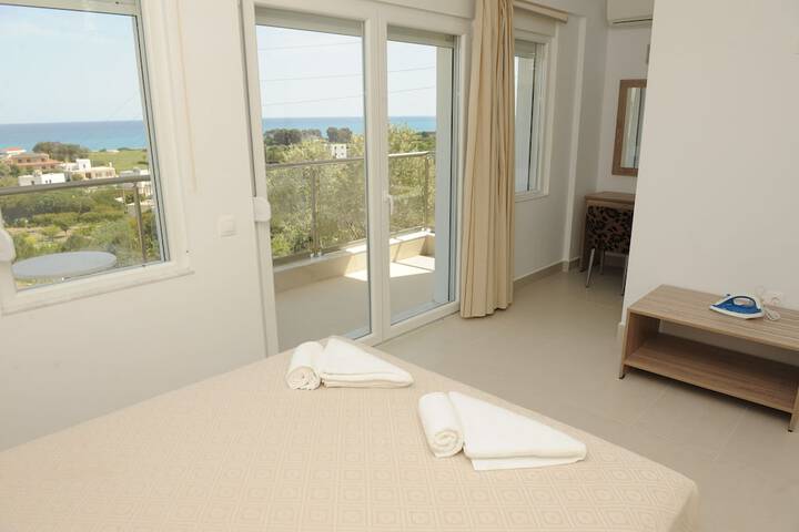 Room 5 of 35