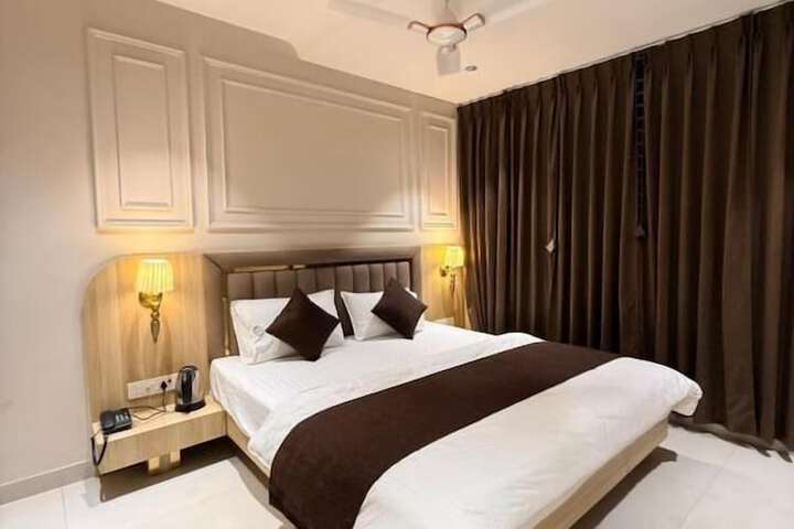 Room 7 of 34