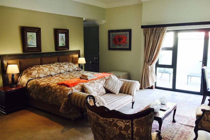 Room 9 of 97