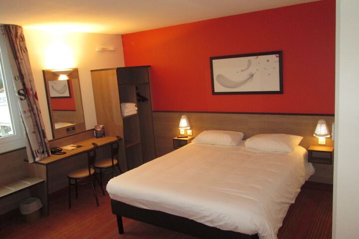 Room 7 of 53