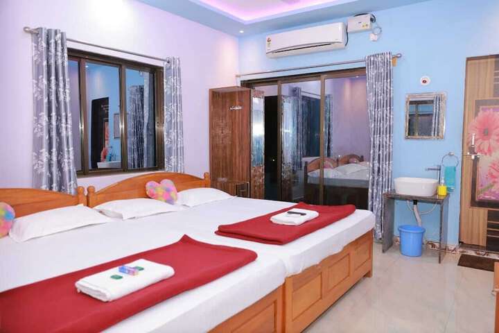 Room 10 of 29