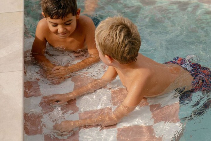 Pool 124 of 204