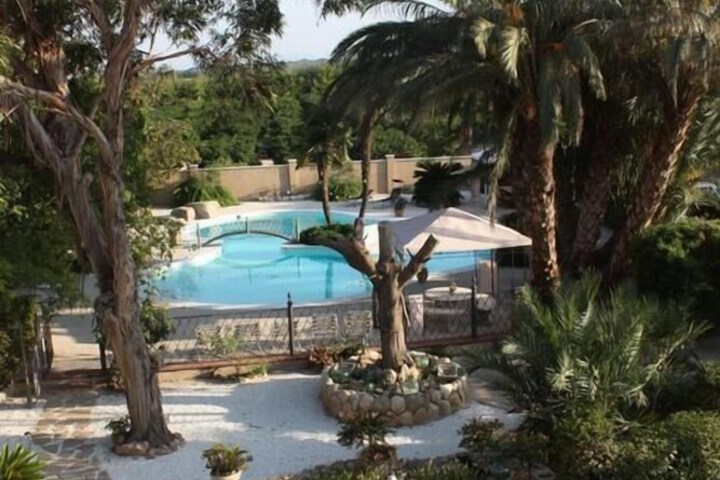 Hotel 52 of 53