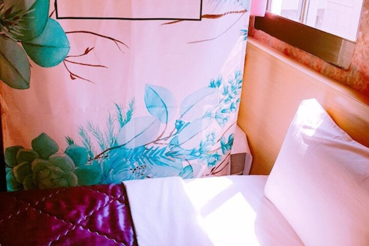 Room 18 of 38