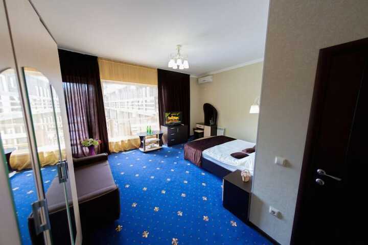 Room 21 of 53