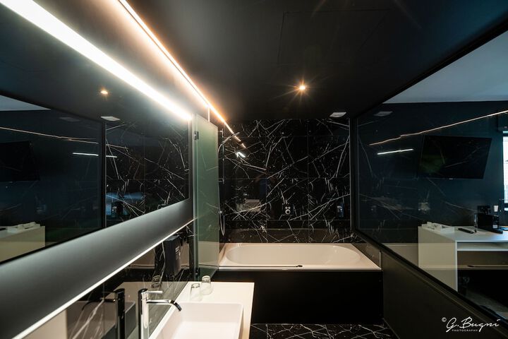 Room 15 of 25