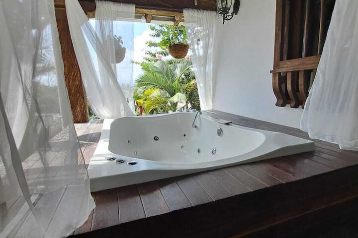 Hot Tub 106 of 125