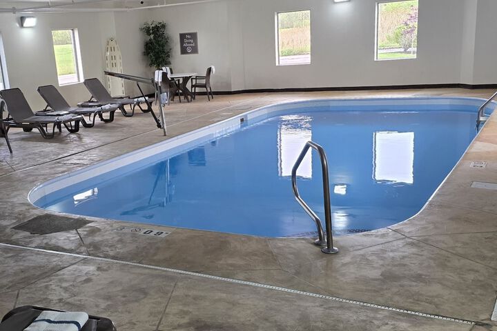 Pool 17 of 30