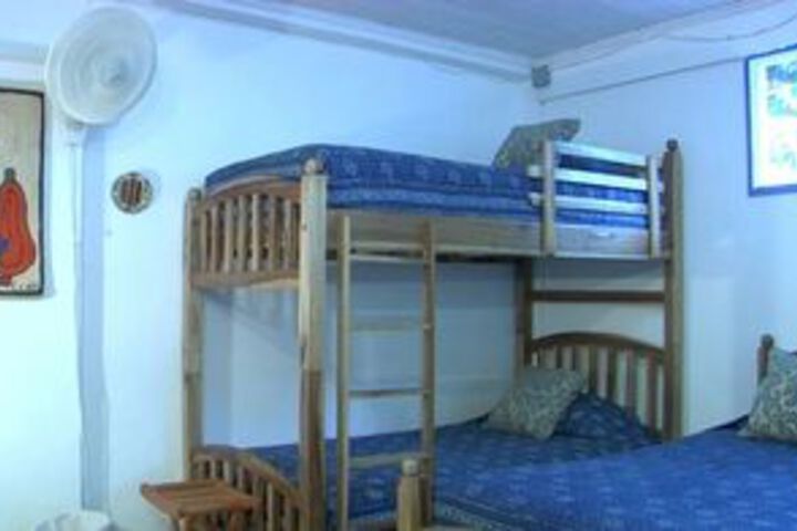 Room 33 of 72