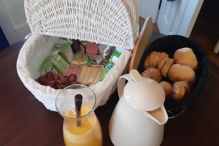 Breakfast/Coffee Service 36 of 50