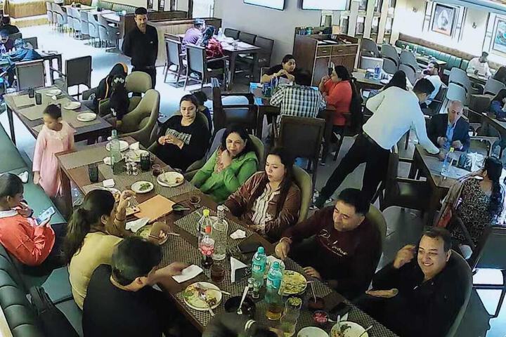 Dining 41 of 45