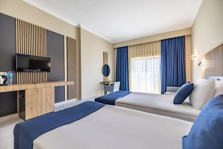 Room 18 of 108