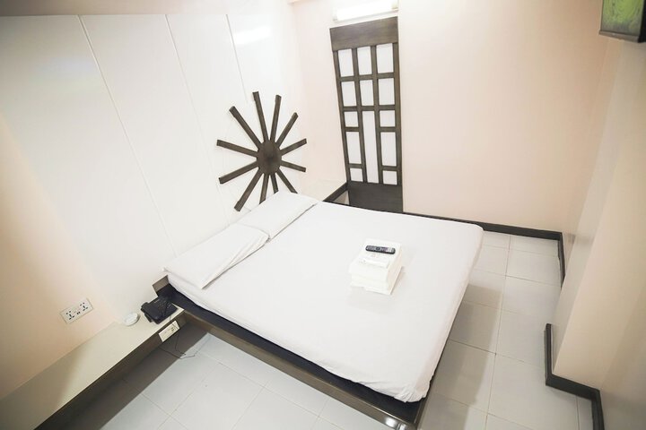 Room 35 of 53