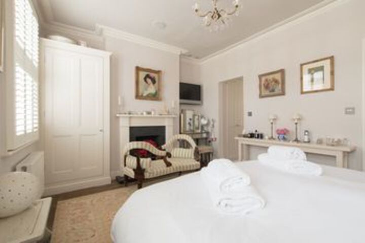 Room 14 of 37