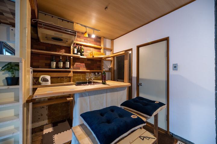 Room 8 of 35