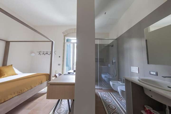 Room 20 of 46