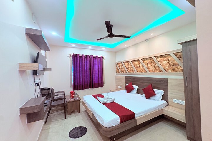 Room 13 of 63